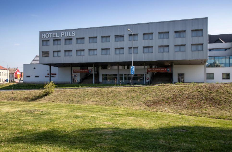 Hotel Puls ออสตราวา ภายนอก รูปภาพ